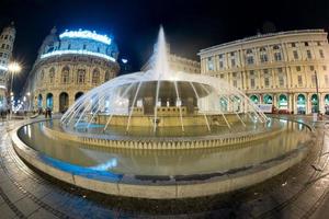 genua, Italien - december, 19 2015 - Lycklig ny år och glad xmas fyrverkeri foto