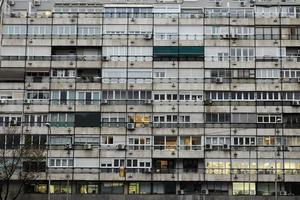 många fönster av populär kondom i pinar de chamartin område madrid foto