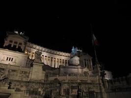 altare della patria rom Italien se på natt foto