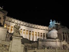 altare della patria rom Italien se på natt foto