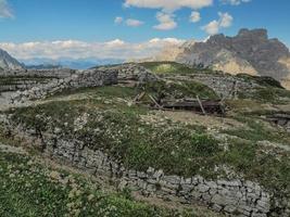 montera piana dolomiter bergen först värld krig banor dike rävhål foto