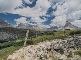 montera piana dolomiter bergen först värld krig banor dike rävhål foto