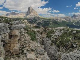 montera piana dolomiter bergen först värld krig banor dike rävhål foto