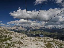 stol kabel- hiss i dolomiter foto