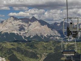 stol kabel- hiss i dolomiter foto