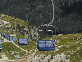 stol kabel- hiss i dolomiter foto