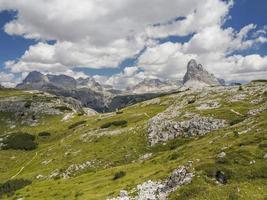 ww1 skyttegravar på Monte piana 2,324 meter hög berg i sextenerare dolomiten bergen på gräns till Italien och Österrike. foto