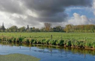 flod niers i niersaue natur reserv,wachtendonk,rheinland,tyskland foto