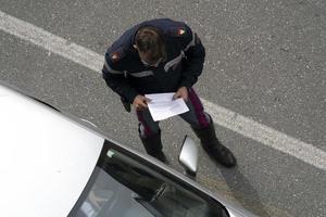 genua, Italien - april 13 2020 - polis kontrollera under coronavirus covid quarentine foto