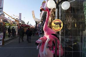 genua, Italien - december, 9 2018 - traditionell jul luna parkera roligt rättvis är öppnad foto