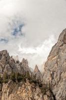 dolomiter enorm panorama se i vinter- tid på dimmig dag foto