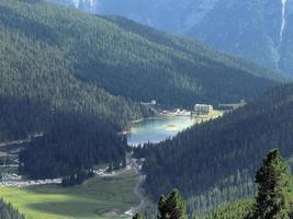 misurina sjö dolomiter antenn panorama foto