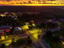 skön morgon- se indonesien panorama landskap irländare fält med skönhet Färg och himmel naturlig ljus foto