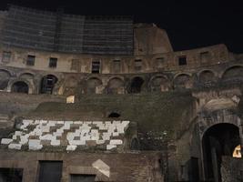 colosseum rom interiör se på natt, 2022 foto