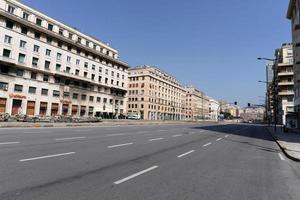 genua, Italien - april 5 2020 - stadens centrum gator är öken- på grund av till coronavirus covid quarentine foto