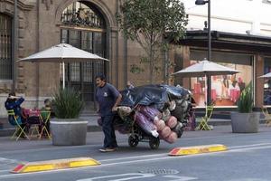 mexico stad, mexico - januari 30 2019 - zocalo huvud stad fyrkant fullt med folk av människor foto