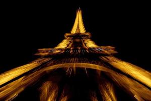 paris, Frankrike - oktober 6 2018 - Turné eiffel zoom effekt isolerat på natt foto