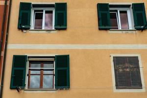 genova nervi historisk by distrikt hus falsk fönster foto