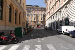 genua, Italien - april 5 2020 - stadens centrum gator är öken- på grund av till coronavirus covid quarentine foto