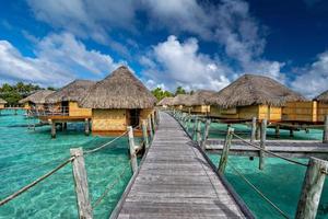 polynesien paradis tillflykt över vatten bungalow foto