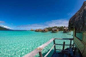 polynesien paradis tillflykt över vatten bungalow foto