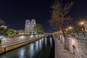 notre dame paris natt se foto