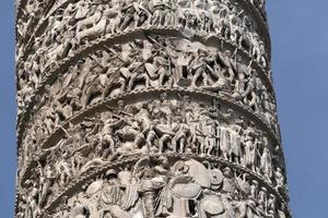 marco aurelio kolumn i rom piazza colonna plats foto