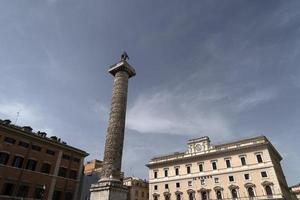 marco aurelio kolumn i rom piazza colonna plats foto