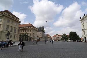 Prag, tjeck republik - juli 15 2019 - slott stad är full av turist i sommar tid foto