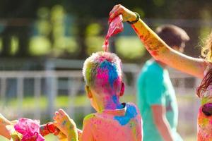 celebranter på de Färg holi festival foto