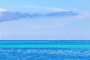 tropisk landskap panorama se till cozumel ö stadsbild Mexiko. foto