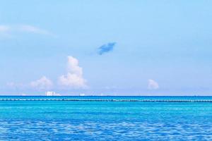 tropisk landskap panorama se till cozumel ö stadsbild Mexiko. foto