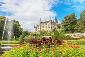 se på dunrobin slott från de trädgård foto