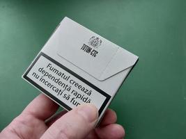 Kiev, ukraina - januari 15, 2023 cigaretter moldovan företag astru foto