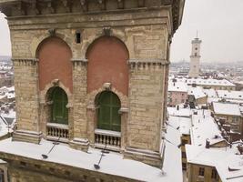 Ukraina, lviv stad Centrum, gammal arkitektur, Drönare Foto, fåglar öga se i vinter- foto