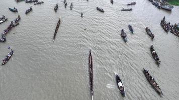 traditionell båt lopp i bangladesh foto