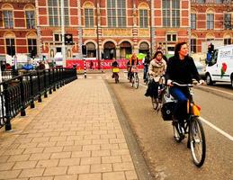 cykling i amsterdam foto