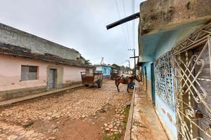 färgrik traditionell hus i de kolonial stad av trinidad i kuba en unesco värld arv webbplats foto