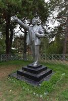 silver- lenin monument foto