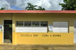 lantlig skola i de Dominikanska republik foto