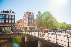 traditionell dutch medeltida hus i amsterdam huvudstad av nederländerna foto