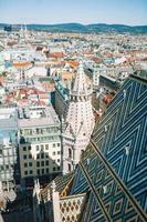 se från st. Stephens katedral över stephansplatz fyrkant i Wien, huvudstad av österrike på solig dag foto