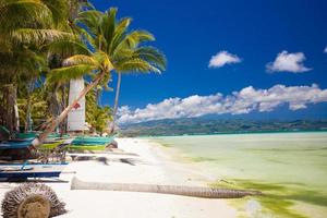 perfekt tropisk strand med turkos vatten i boracay foto