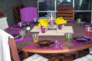 skön Hem eras tabell för middag på de veranda foto