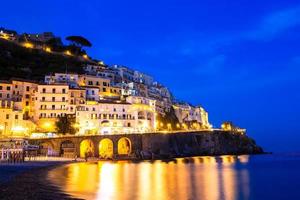 skön kust städer av Italien - naturskön amalfi i amalfi kust foto