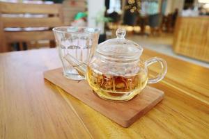 te som heter sencha japansk grön te, med de arom av päron foto
