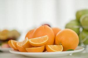 färska skivade apelsiner