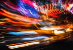 neon lampor på de gator av ny york stad foto