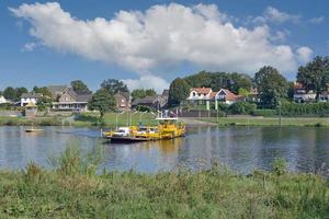 kessel,maas eller meuse floden, Limburg, Nederländerna foto
