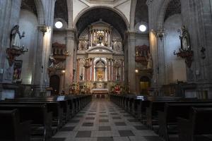 mexico stad, mexico - november 5 2017 - interiör av helgon domingo kyrka foto